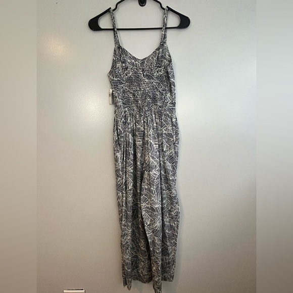 NWT Old Navy Black/White Palm Print Sleeveless Tank One Piece Jumpsuit Size XS - Picture 6 of 9